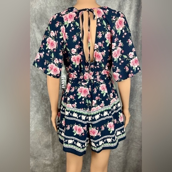 NWT Trixxi Romantic Floral Romper Sz M - Picture 4 of 9